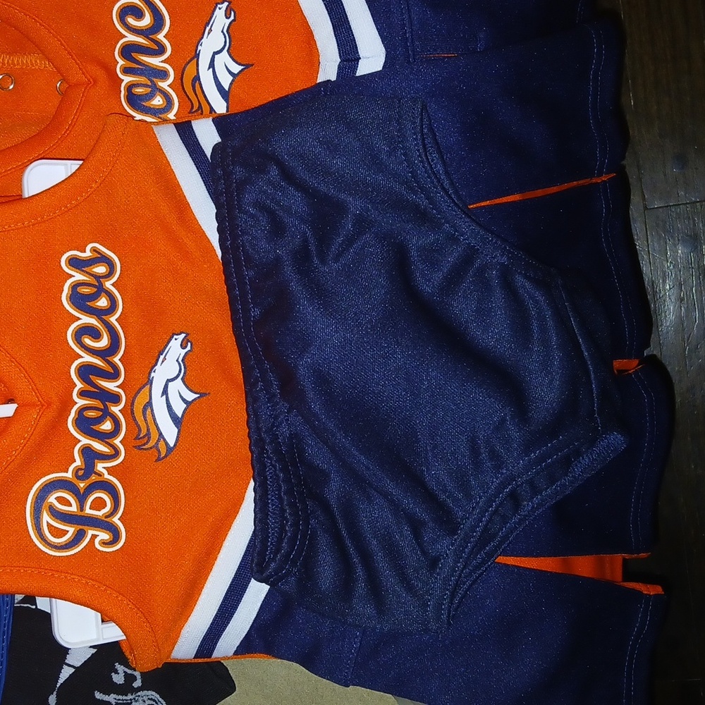 Broncos Toddler (12 months / infant ) Girls 2 piece NFL cheerleader outfit - Picture 7 of 7